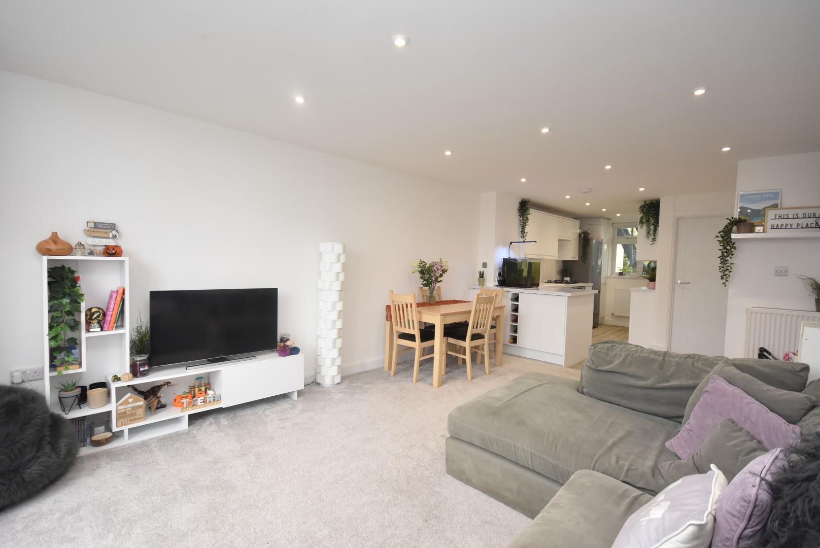 8 St. Nicholas House, Bradford Place, Penarth, CF64 1AL